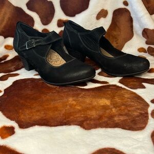 Taos Velcro heels